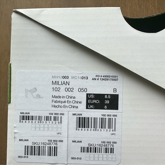 White wedding shoes - Picture 4 of 4